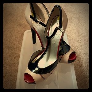 Make an offer! Guess peep toe heel size 9